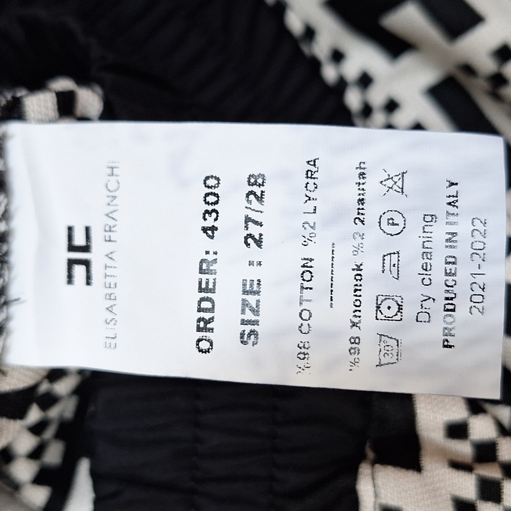 Stylish Black and White Patterned Women's Pants - Picture 4 of 4